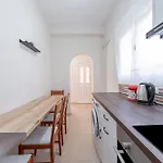 Eli Apartment *
