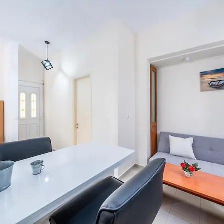 Apartament Eli Kávos
